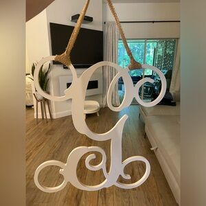 Door hanger scroll letter G